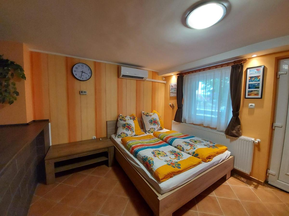 Nora Apartman Balatonlelle Buitenkant foto